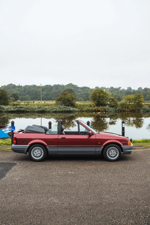 1990 Ford Escort - Image 28 of 31