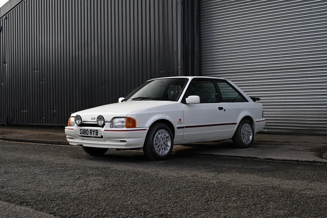 1990 Ford Escort - Image 8 of 31