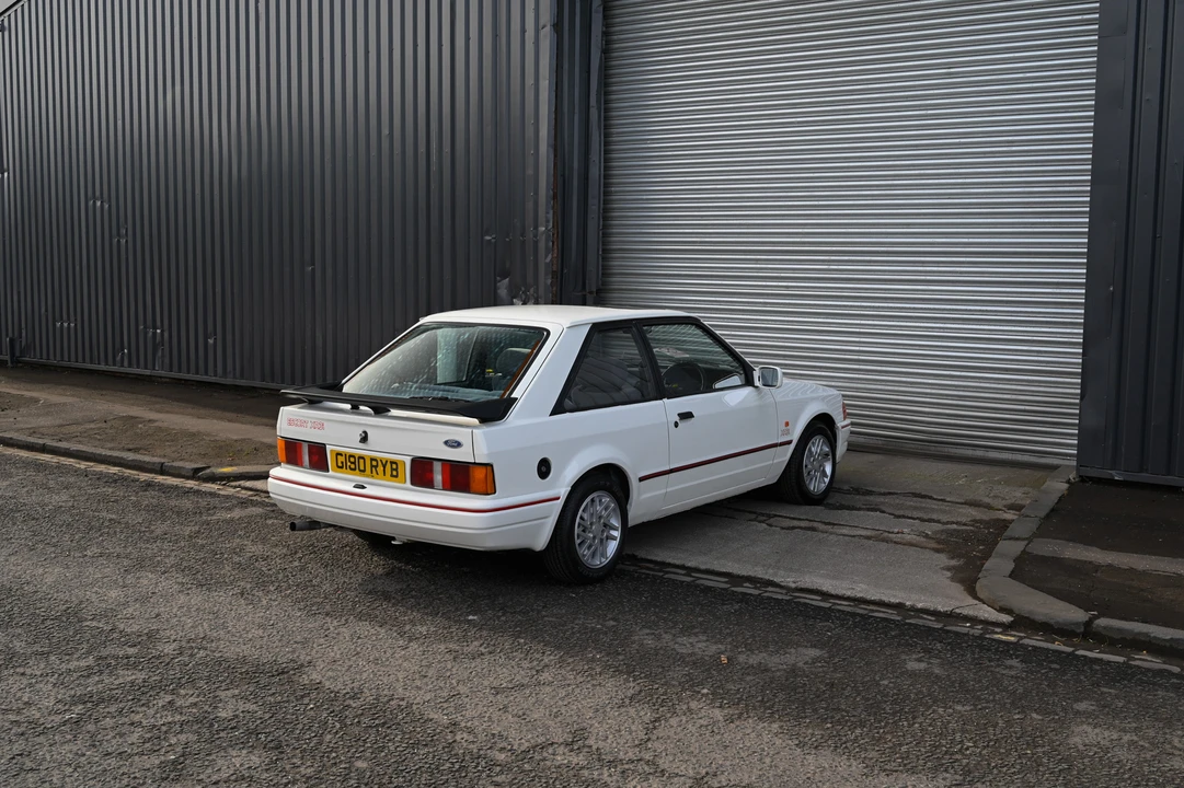 1990 Ford Escort - Image 10 of 31
