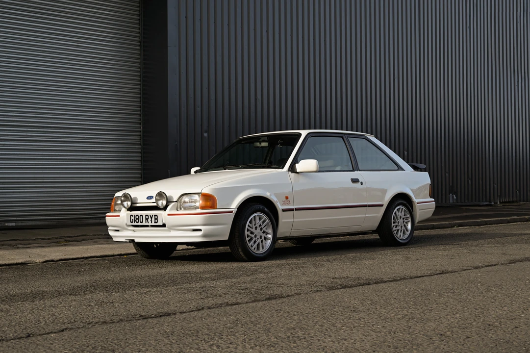 1990 Ford Escort - Image 9 of 31