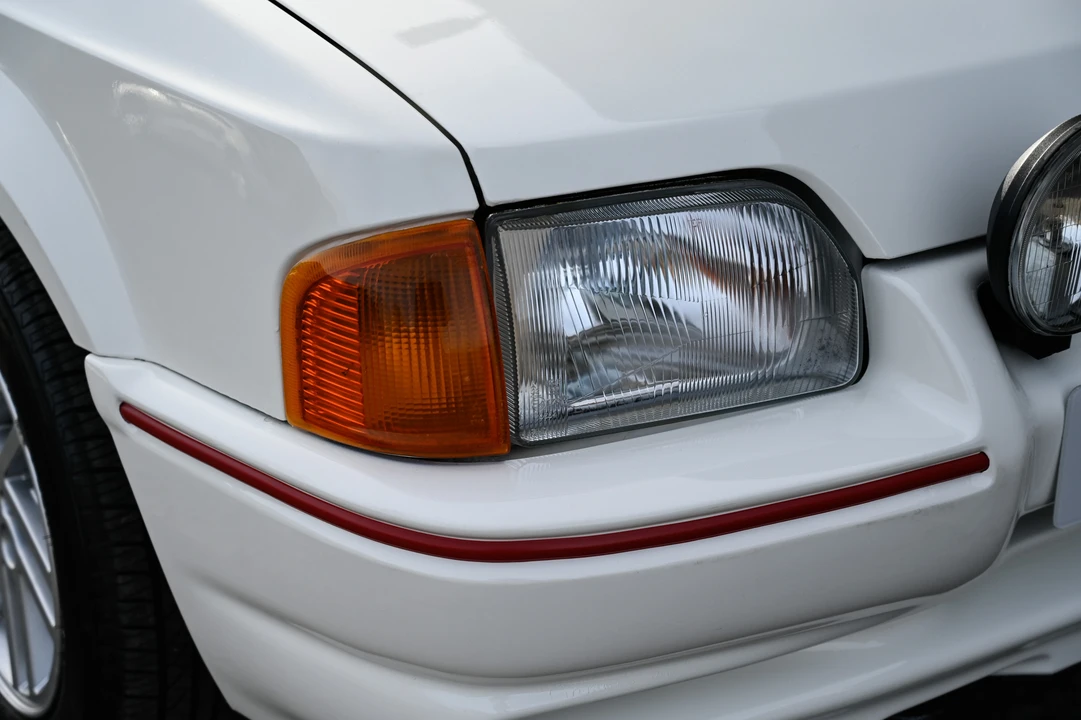 1990 Ford Escort - Image 16 of 31
