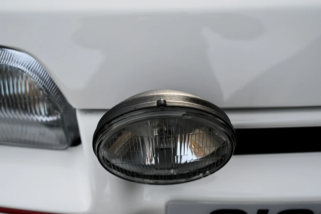 1990 Ford Escort - Image 24 of 31