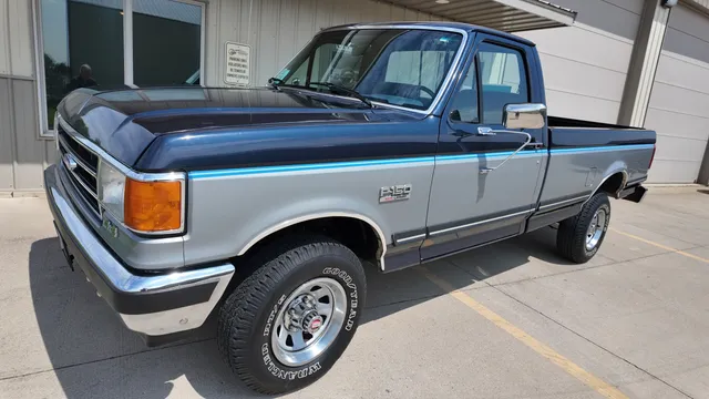 1990 Ford F-150 XLT Lariat