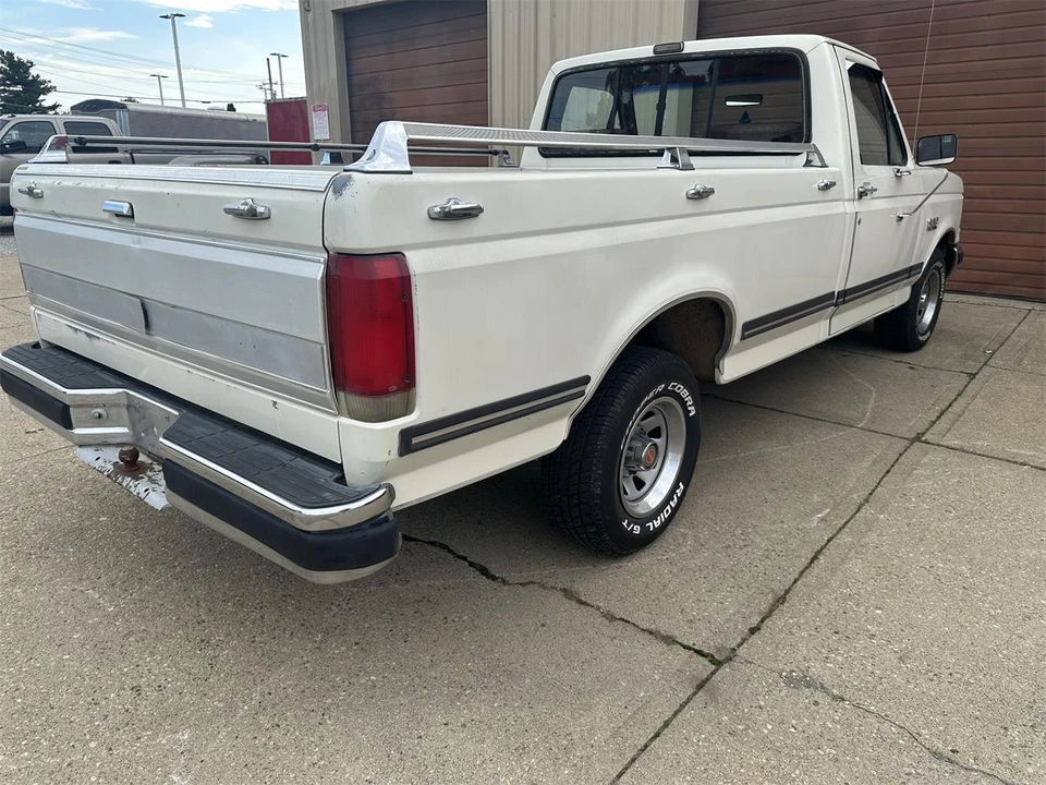 1990 Ford F-Series 8th Gen - Image 8 of 16