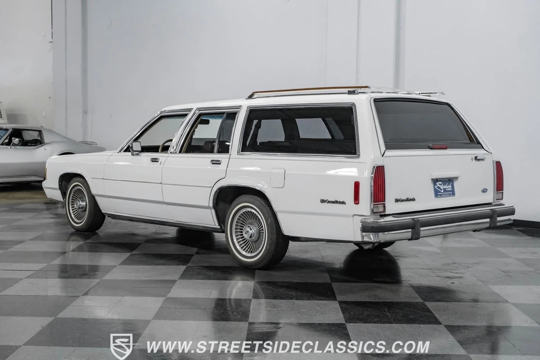 1990 Ford Country Squire - Image 10 of 12