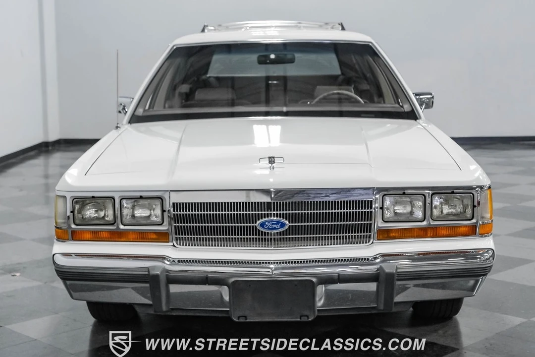 1990 Ford Country Squire - Image 19 of 21