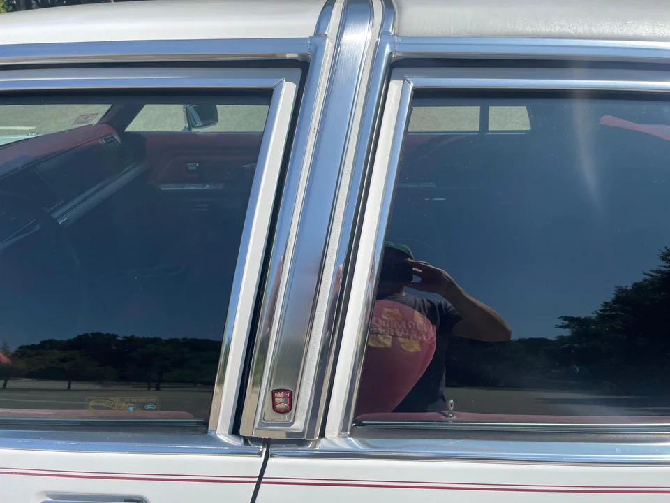 1990 Ford Crown Victoria - Image 27 of 31