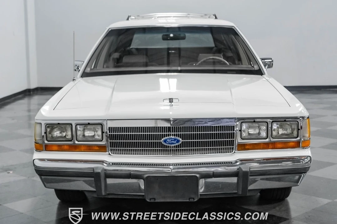 1990 Ford Crown Victoria - Image 19 of 21