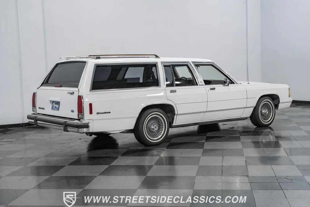 1990 Ford Crown Victoria - Image 14 of 21