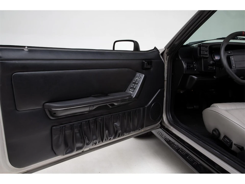 1990 Ford Mustang 3rd Gen - Image 29 of 31