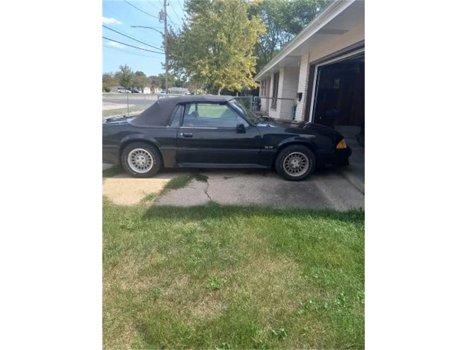 1990 Ford Mustang 3rd Gen - Image 3 of 11