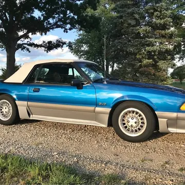 1990 Ford Mustang GT Convertible 2D