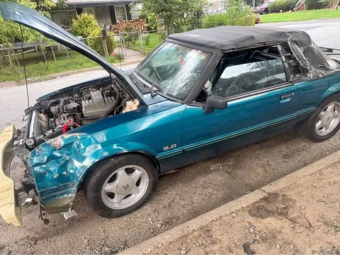 1990 Ford Mustang Convertible 2D