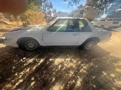 1990 Ford Mustang Coupe 2D