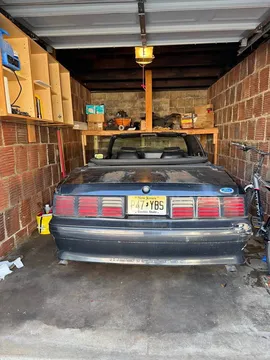 1990 Ford Mustang Deluxe Convertible 2D