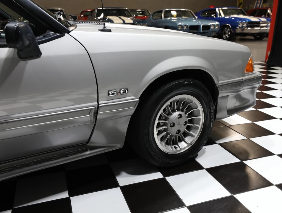 1990 Ford Mustang GT 3rd Gen - Image 21 of 31