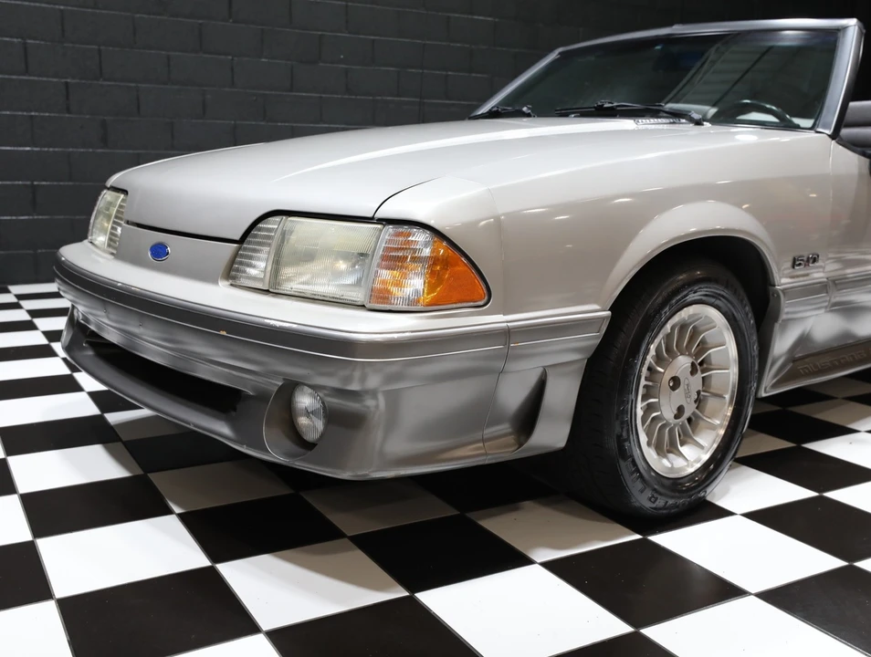 1990 Ford Mustang GT 3rd Gen - Image 13 of 31