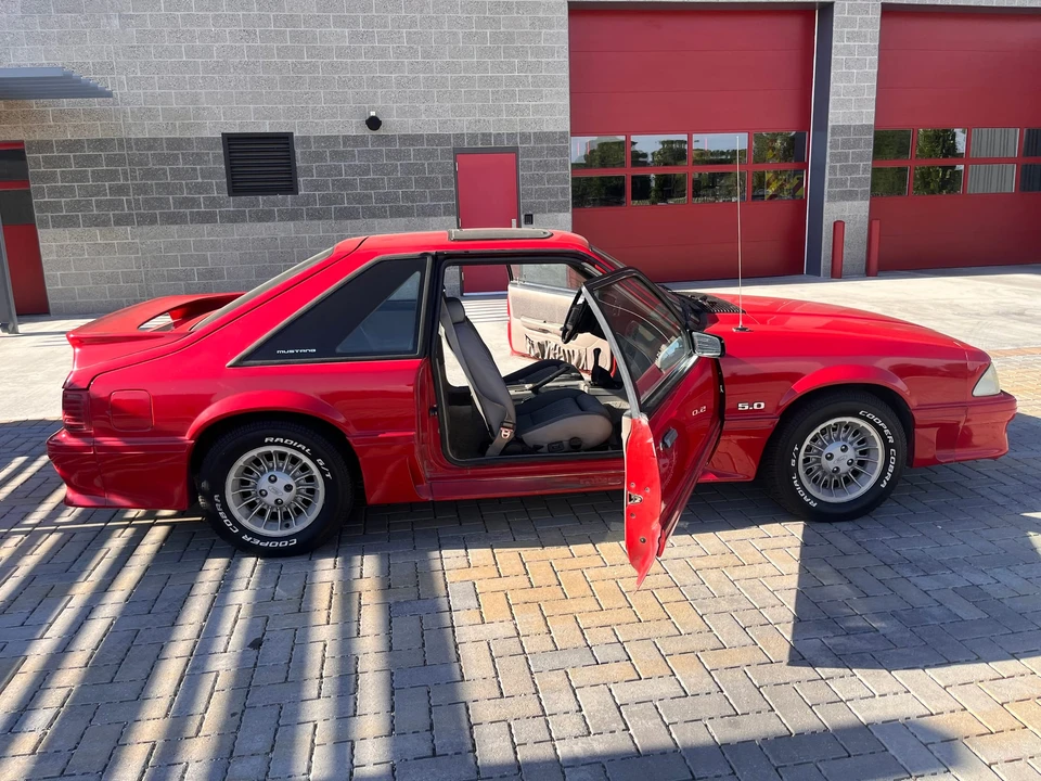 1990 Ford Mustang GT 3rd Gen - Image 16 of 31