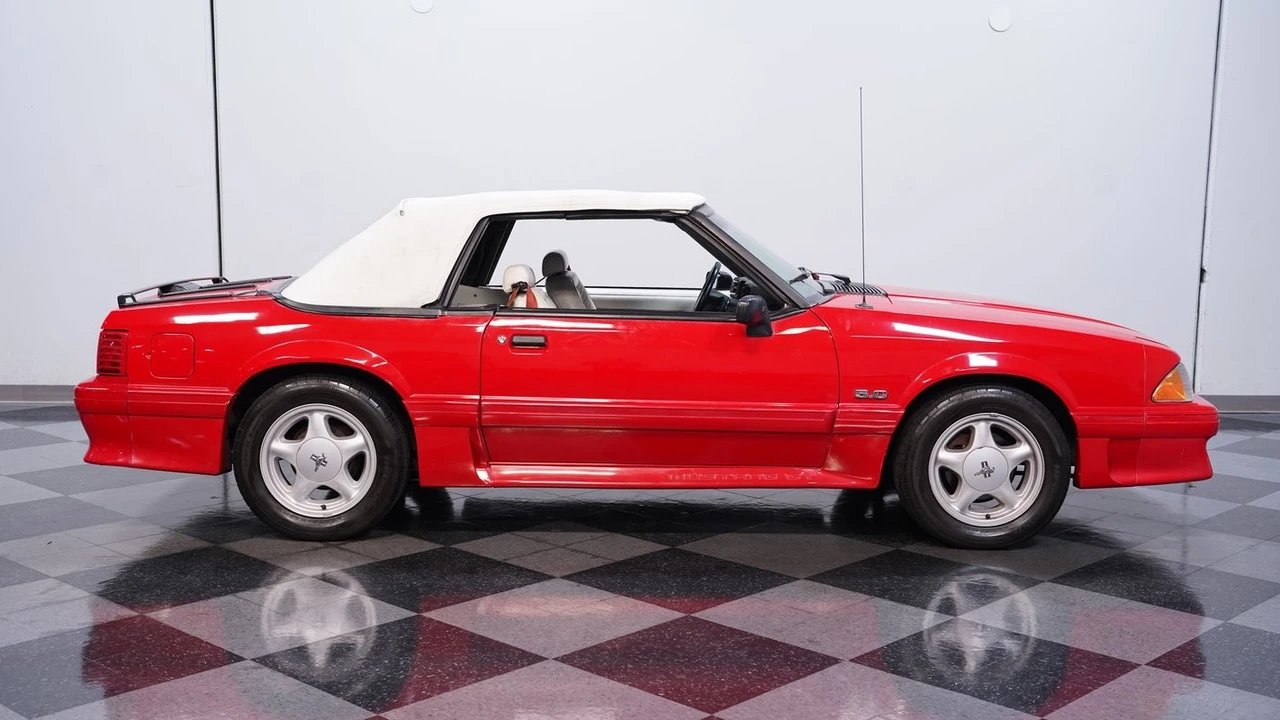 1990 Ford Mustang GT 3rd Gen - Image 13 of 21