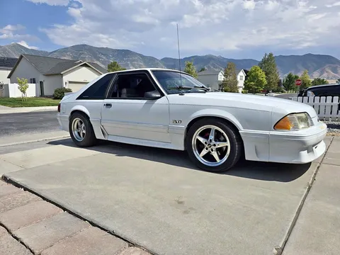 1990 Ford Mustang GT Hatchback 2D