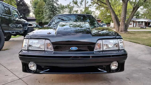 1990 Ford Mustang GT Hatchback 2D