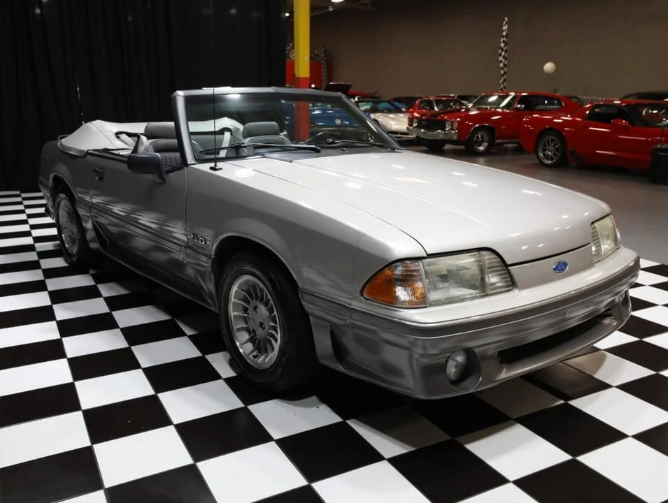 1990 Ford Mustang GT 3rd Gen - Image 17 of 20