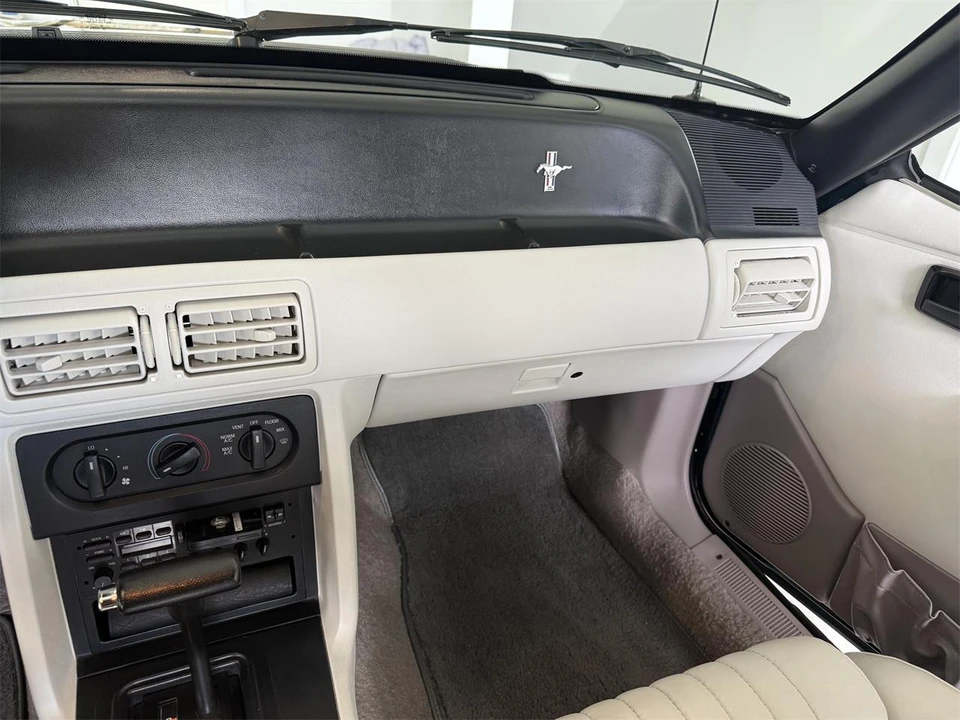 1990 Ford Mustang 3rd Gen - Image 16 of 24