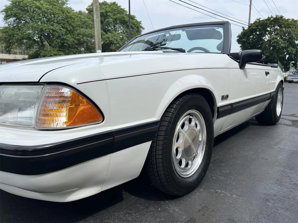 1990 Ford Mustang 3rd Gen - Image 5 of 30