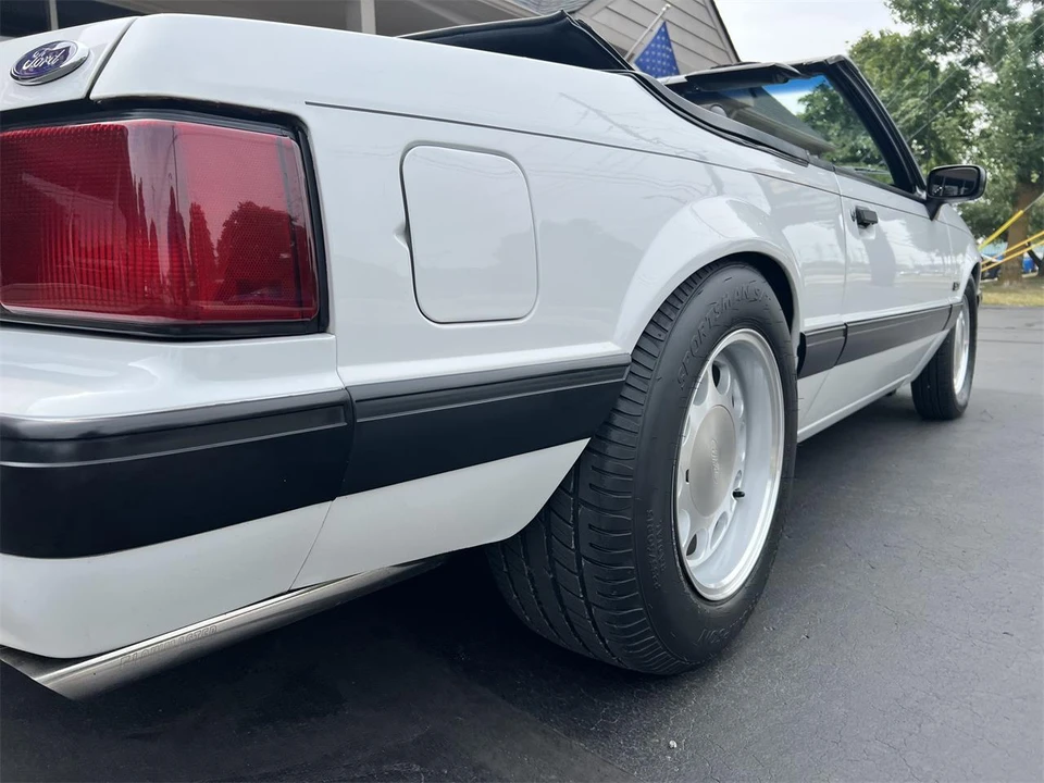 1990 Ford Mustang 3rd Gen - Image 21 of 30