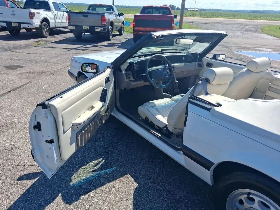 1990 Ford Mustang 3rd Gen - Image 11 of 31