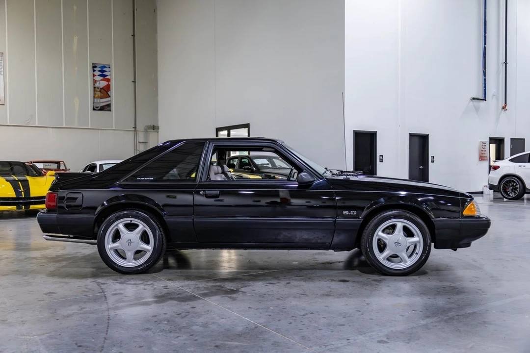 1990 Ford Mustang 3rd Gen - Image 7 of 31