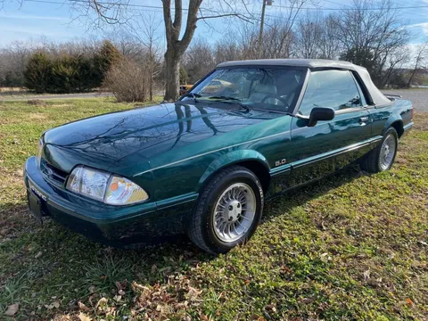 1990 Ford Mustang LX 7-Up Edition