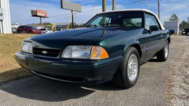 1990 Ford Mustang LX 7-Up Edition