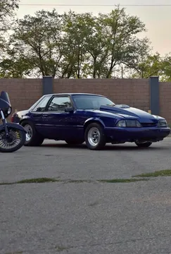 1990 Ford Mustang