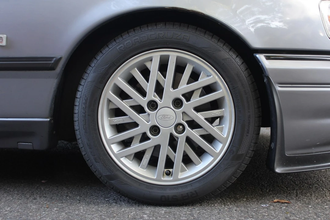 1990 Ford Sierra RS Cosworth - Image 26 of 30