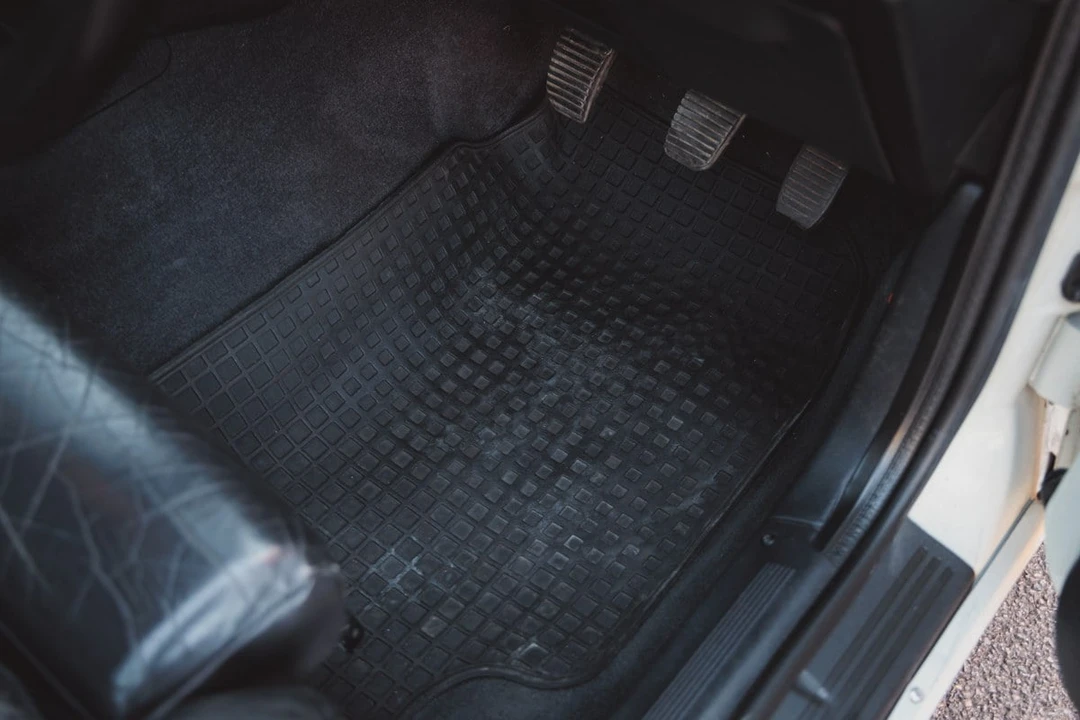 1990 Ford Sierra RS Cosworth - Image 17 of 30