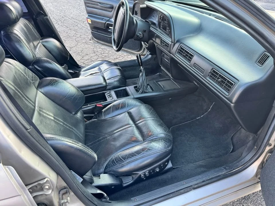 1990 Ford Taurus SHO 1st Gen - Image 10 of 13