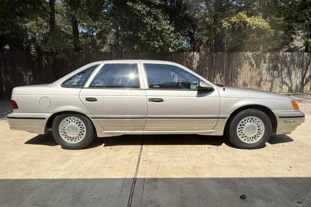 1990 Ford Taurus SHO 1st Gen - Image 3 of 8