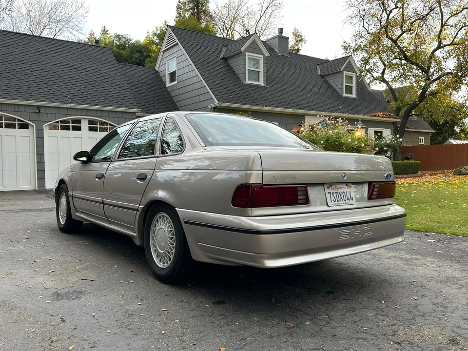 1990 Ford Taurus SHO 1st Gen - Image 8 of 31