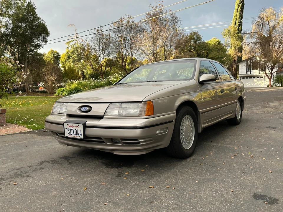 1990 Ford Taurus SHO 1st Gen - Image 6 of 31