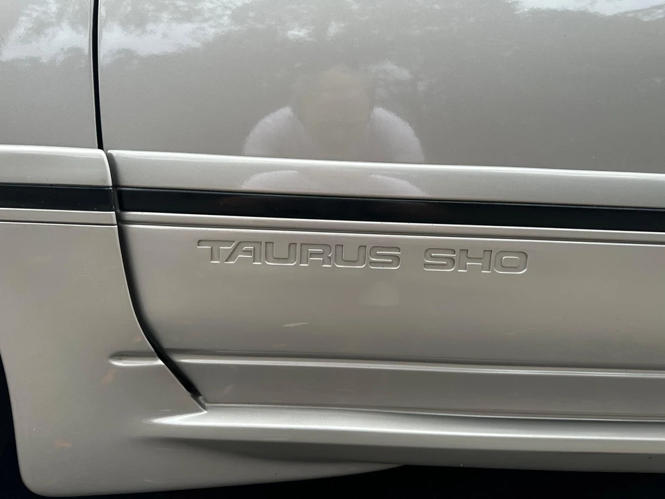 1990 Ford Taurus SHO 1st Gen - Image 17 of 31