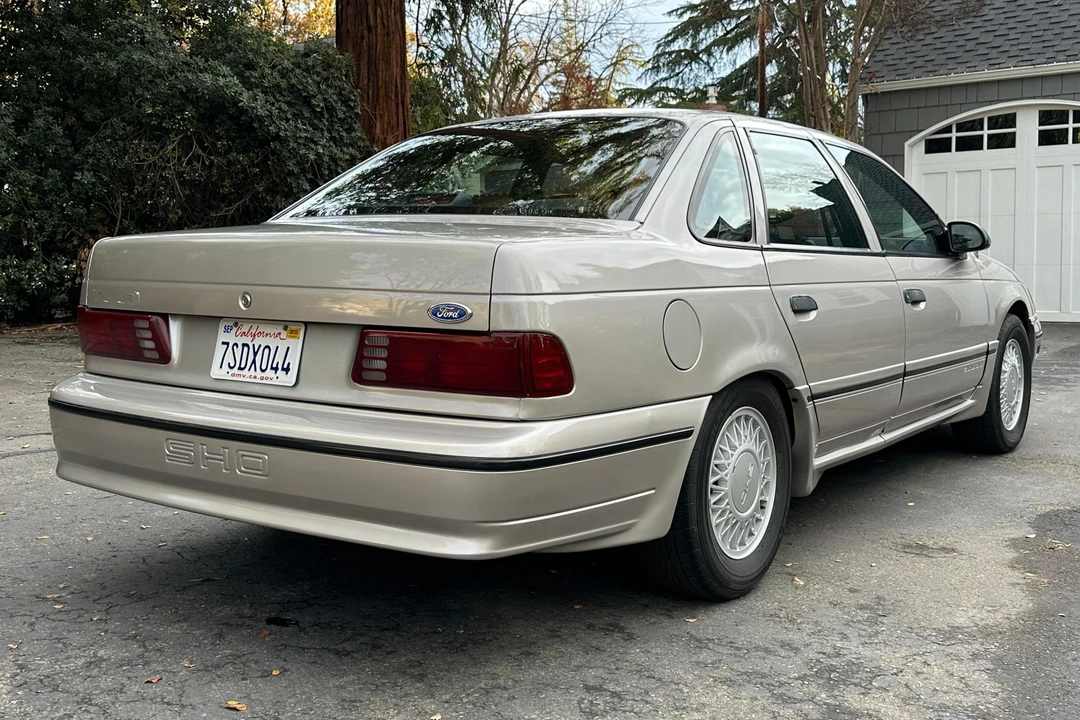 1990 Ford Taurus SHO 1st Gen - Image 4 of 31