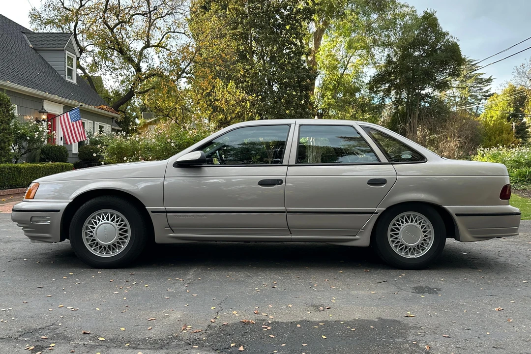 1990 Ford Taurus SHO 1st Gen - Image 3 of 31