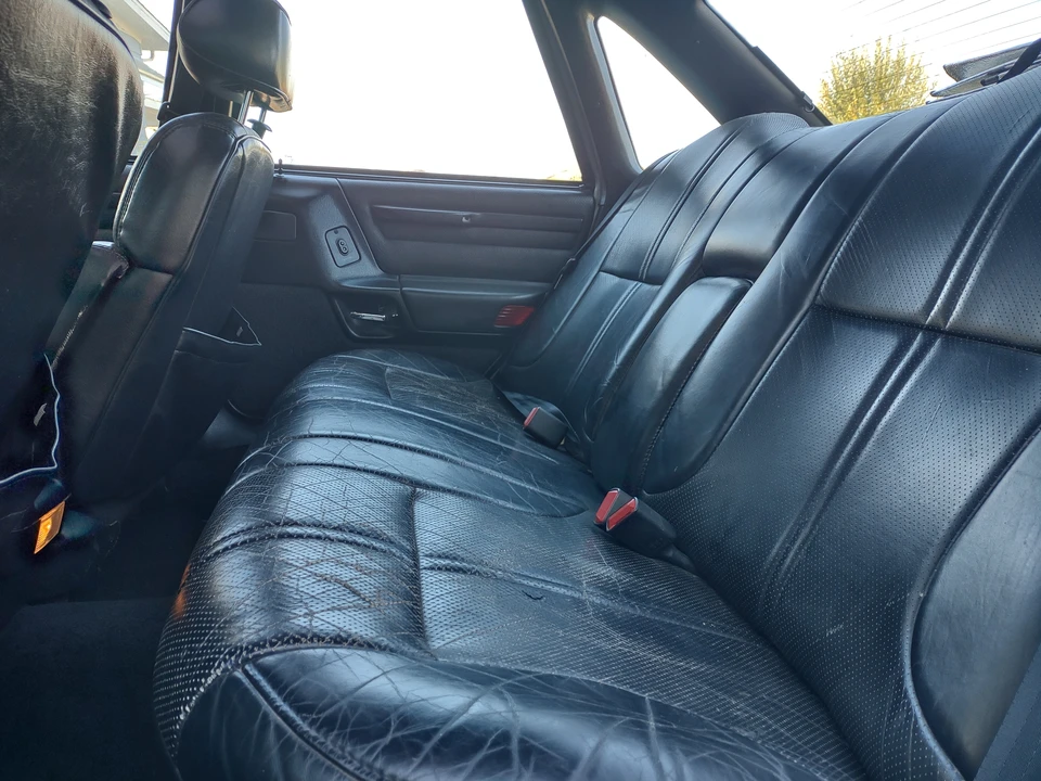 1990 Ford Taurus SHO 1st Gen - Image 14 of 31