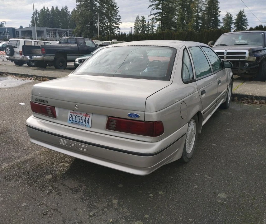 1990 Ford Taurus SHO 1st Gen - Image 7 of 31