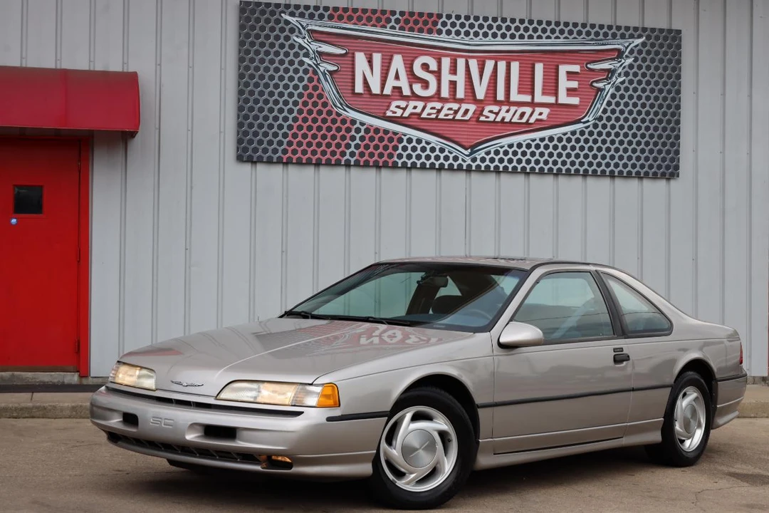 1990 Ford Thunderbird - Image 3 of 31