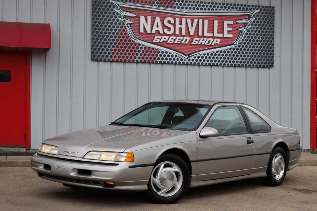 1990 Ford Thunderbird - Image 4 of 31