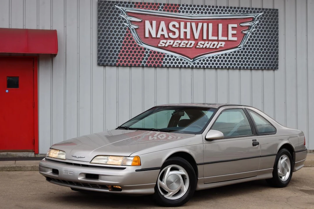 1990 Ford Thunderbird - Image 5 of 31