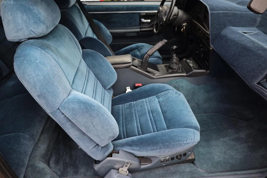 1990 Ford Thunderbird - Image 18 of 31