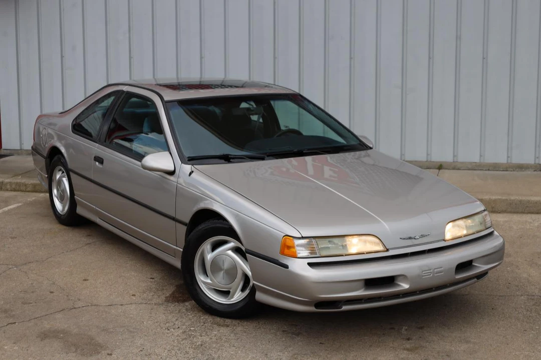 1990 Ford Thunderbird - Image 23 of 31
